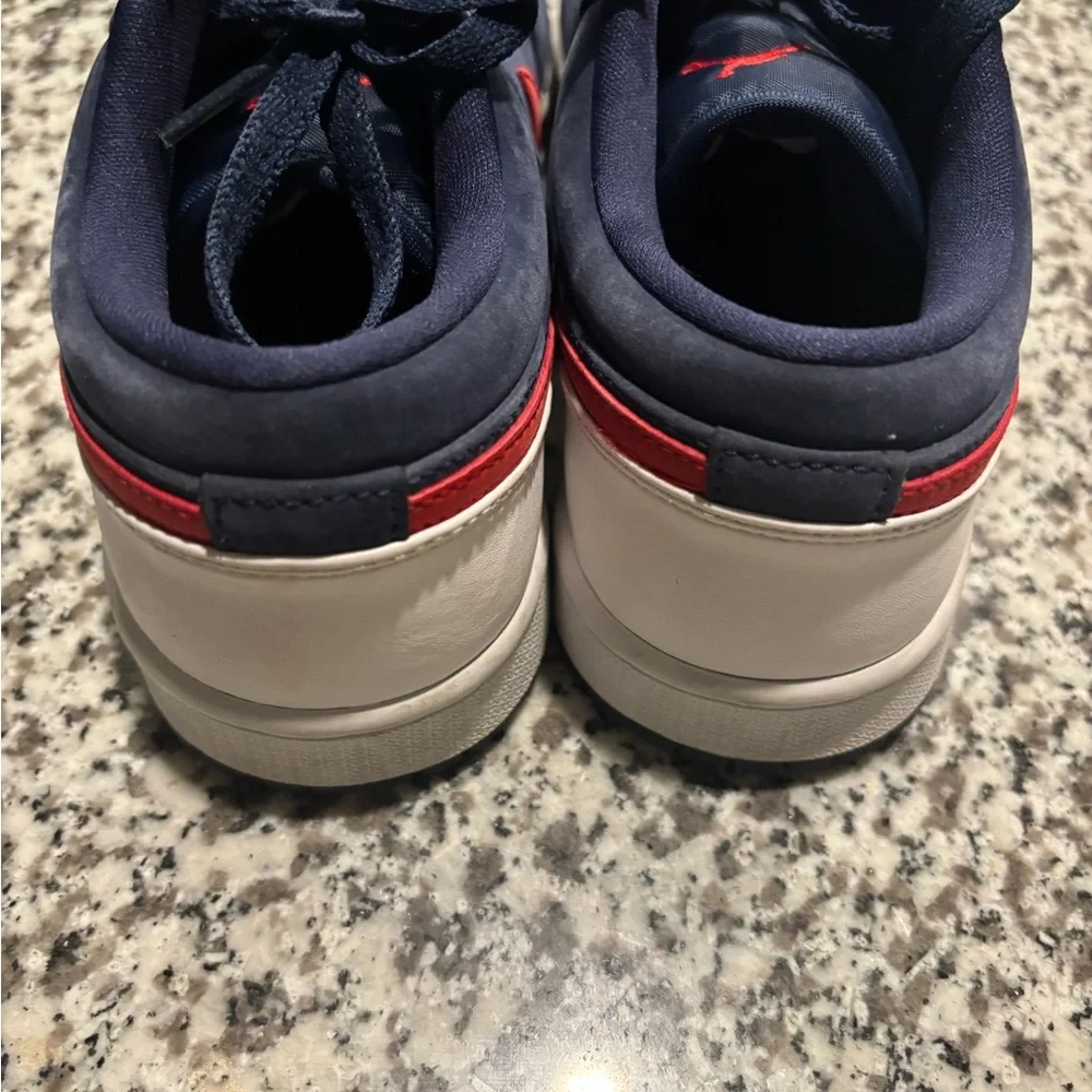 Jordan Sneakers Navy and Red - Picture 4 of 8
